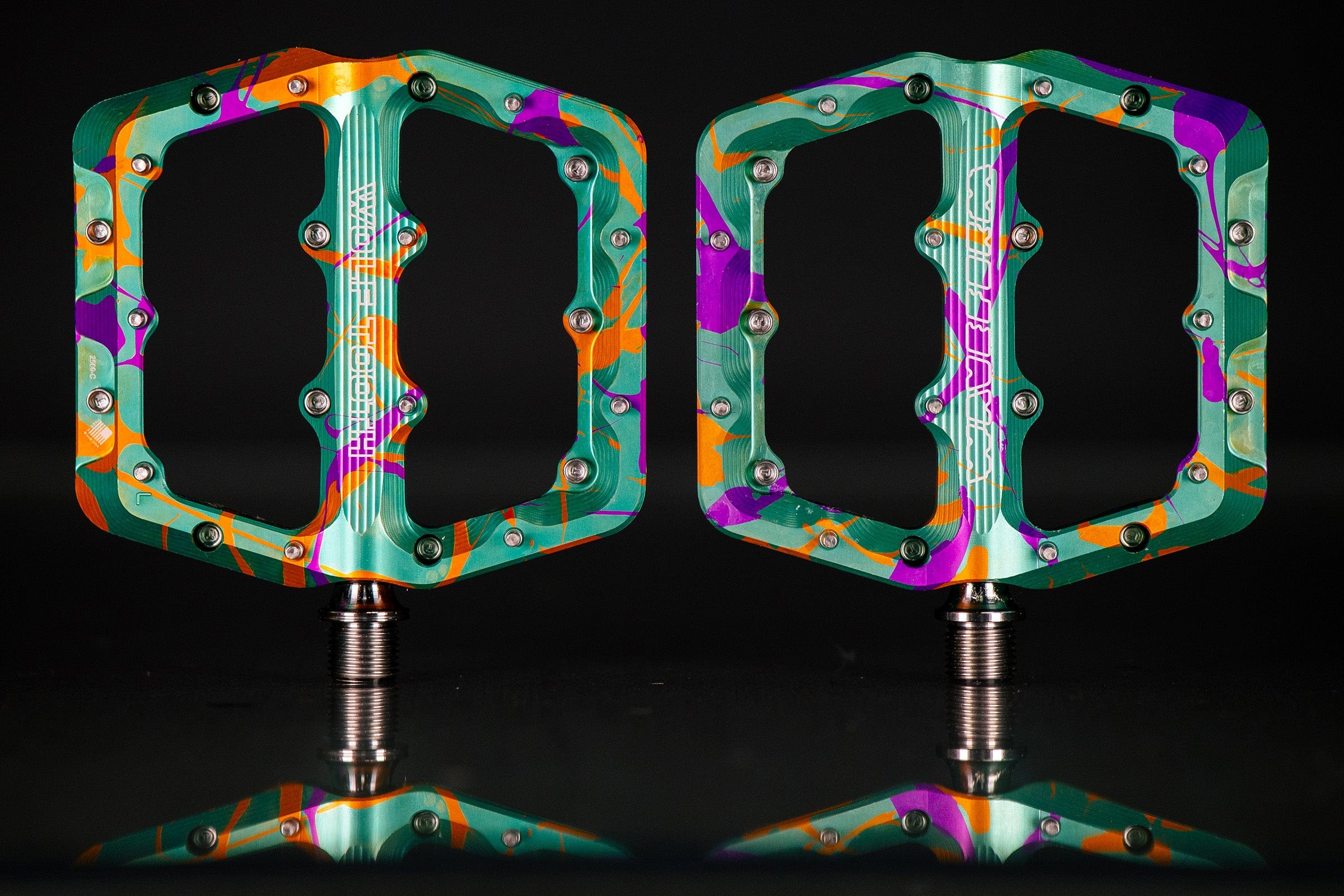 Large / Tropical Shirt Limited Edition Waveform Aluminum Pedals - Tropical Shirt