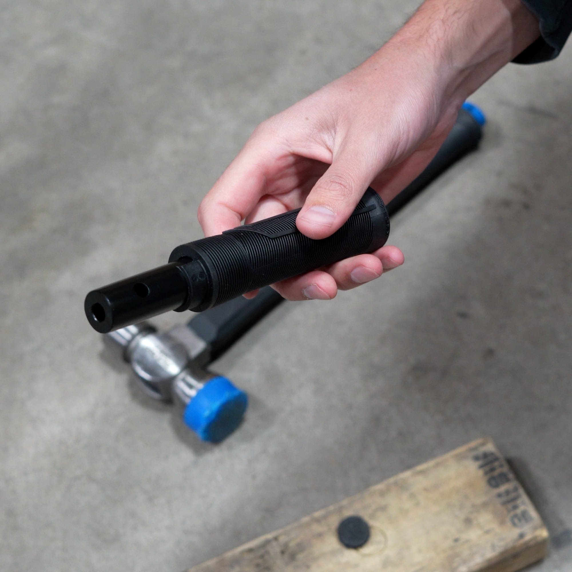 Locked-In Bar End Installation Grip Punch – Wolf Tooth Components
