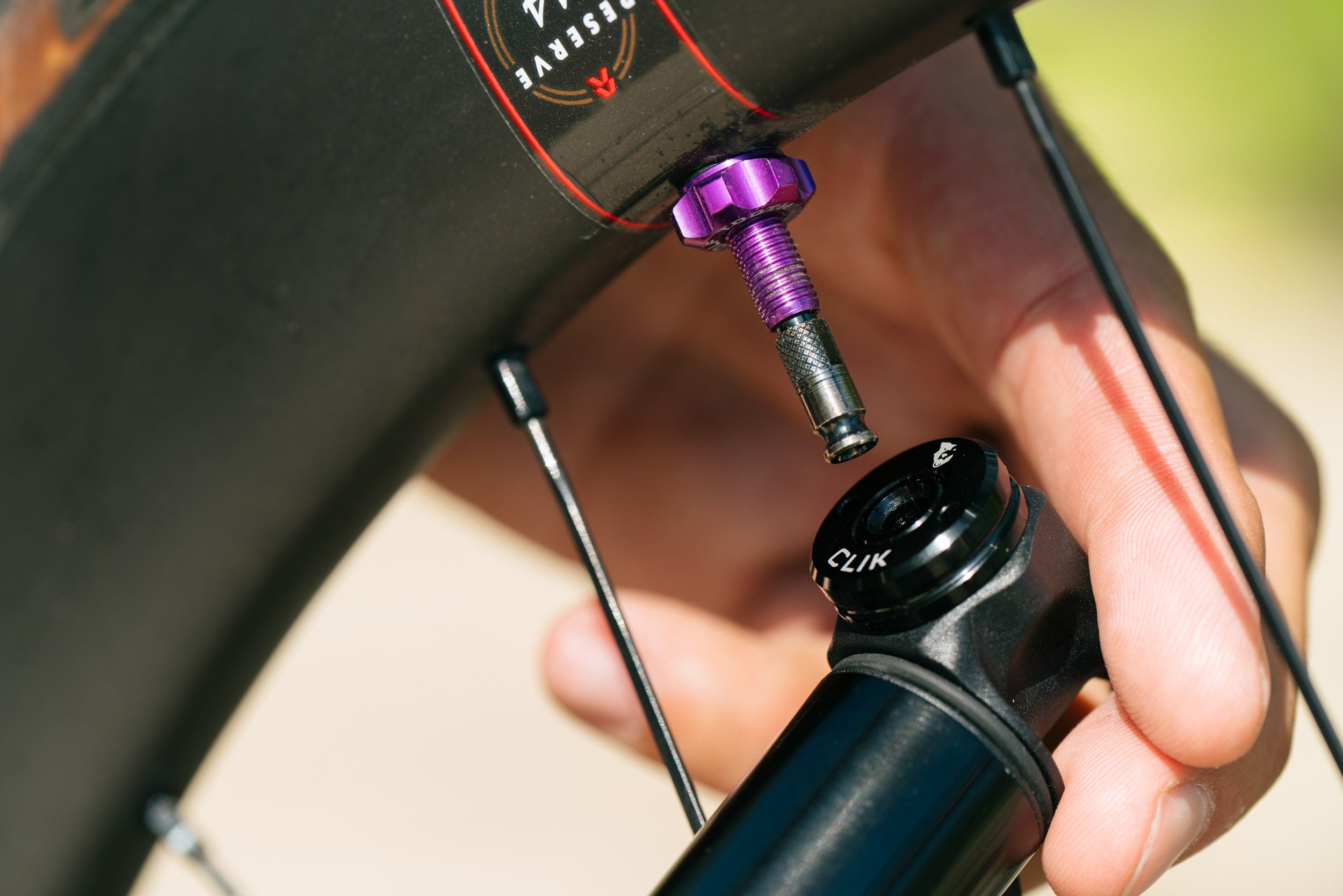 アッポー 様　WOLF TOOTH COMPONENTS Clik Valve – Wolf Tooth Components