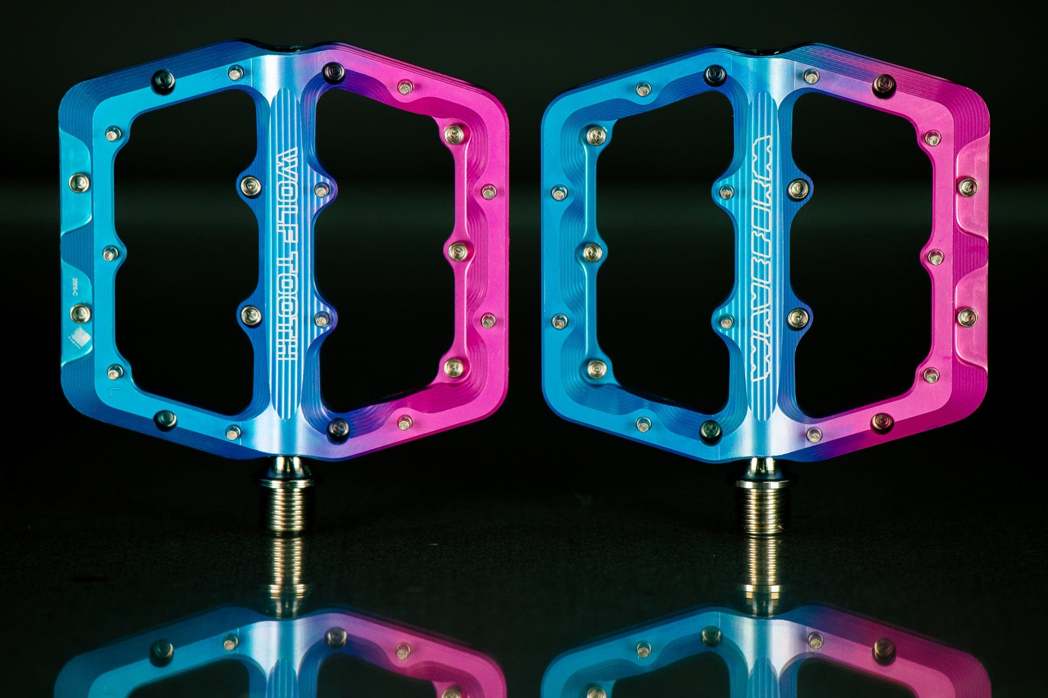 Large / Cotton Candy Limited Edition Waveform Aluminum Pedals - Cotton Candy
